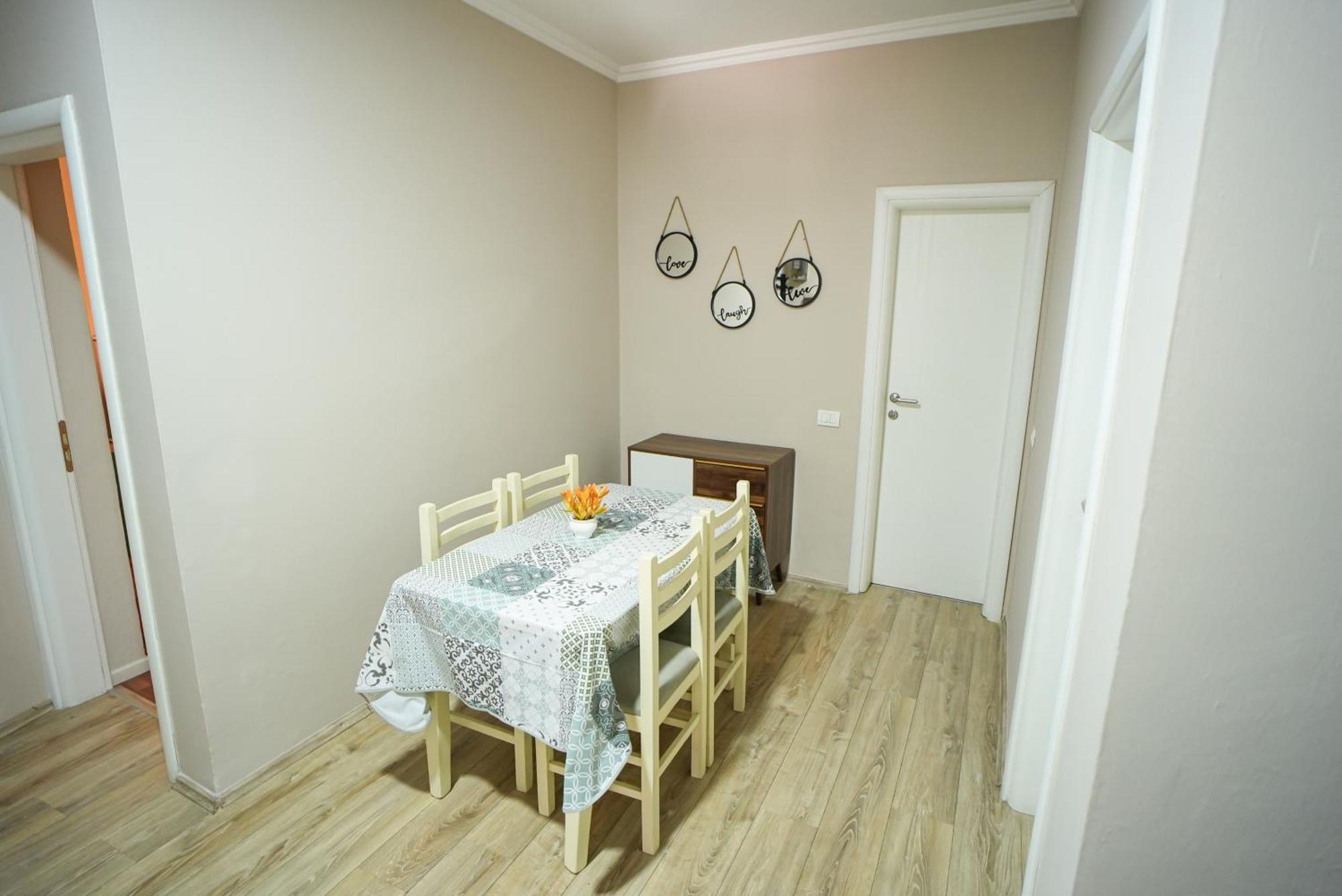 Grandpa House - App.3 * Tirana